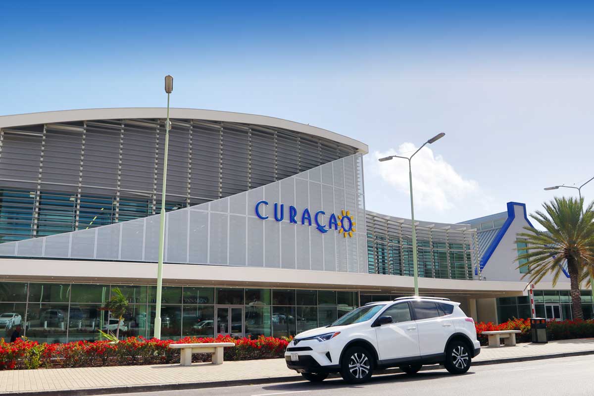 Benefits Of Renting Your Car at Curacao Airport