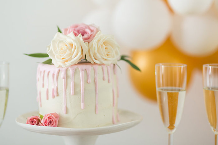 8 Fun Cake Designs for A Bridal Shower