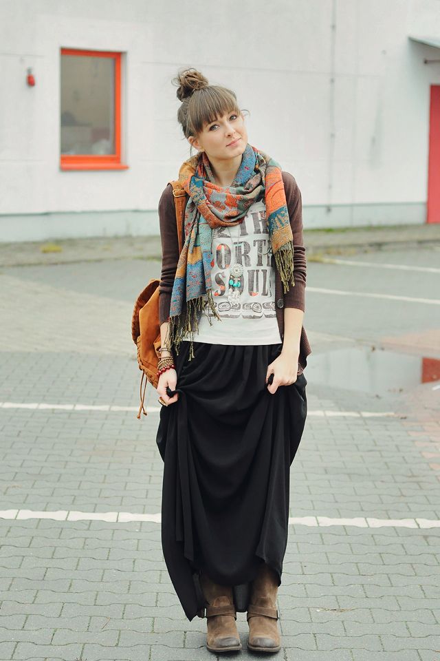 Casual comfort. Maxi skirt with T-shirt and cardigan with a killer scarf, necklace and boots.