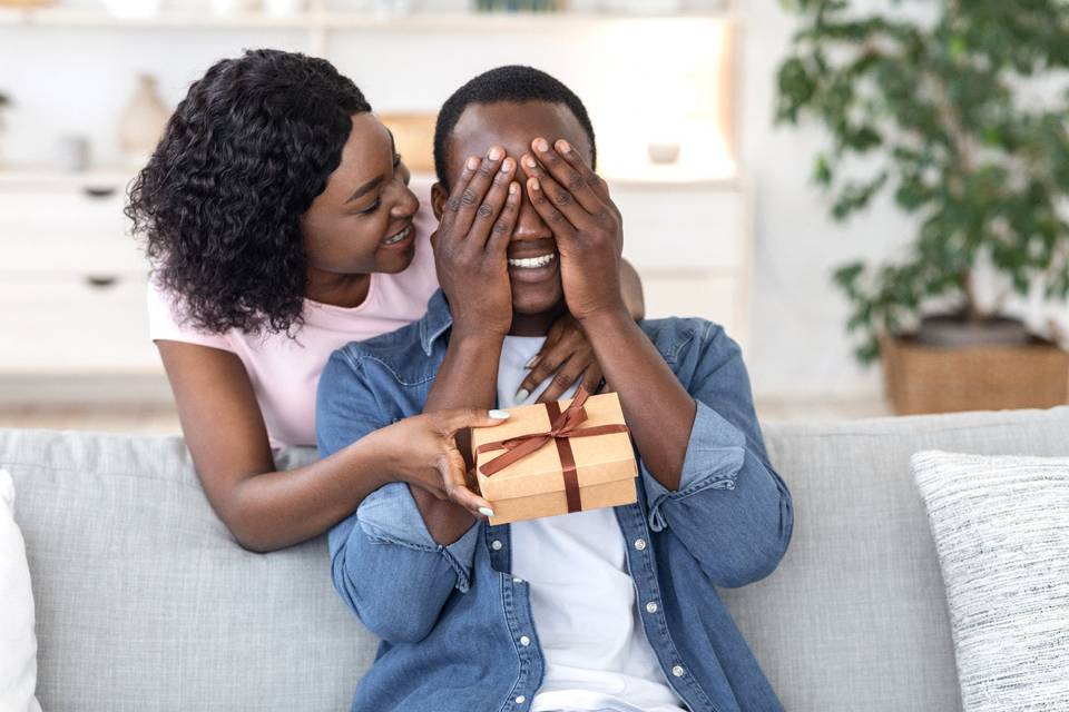 Top 10 Gifts For Husband On The Anniversary That Will Make Him Cry