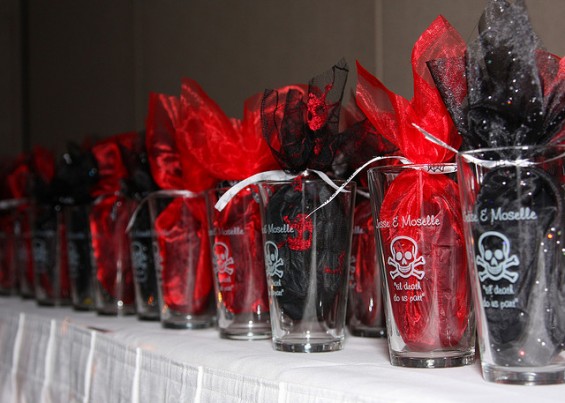 25 Stunning Red And Black Halloween Ideas