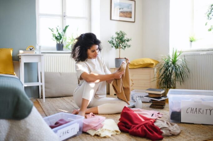6 Tips for Decluttering and Simplifying Before a Move