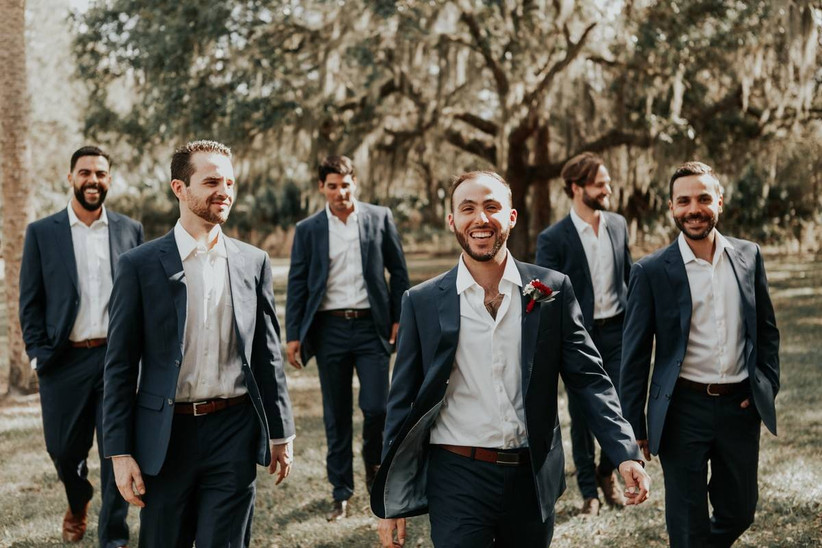Expert Tips To Choosing Wedding Suits For The Groom And The Groomsmen